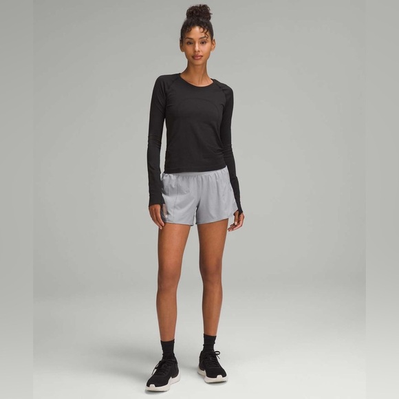 A Lululemon Hotty Hot High-Rise Lined Short 4" - Picture 1 of 4